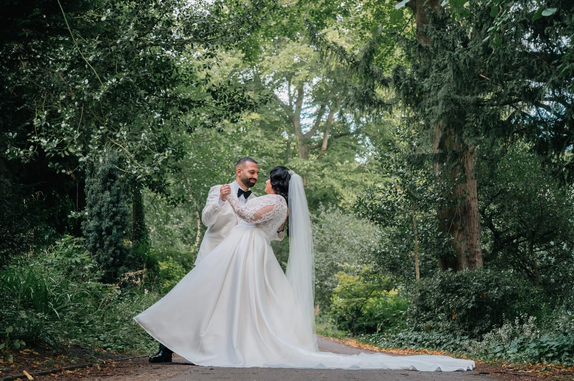 Elegant wedding portrait by Eyecon Moments