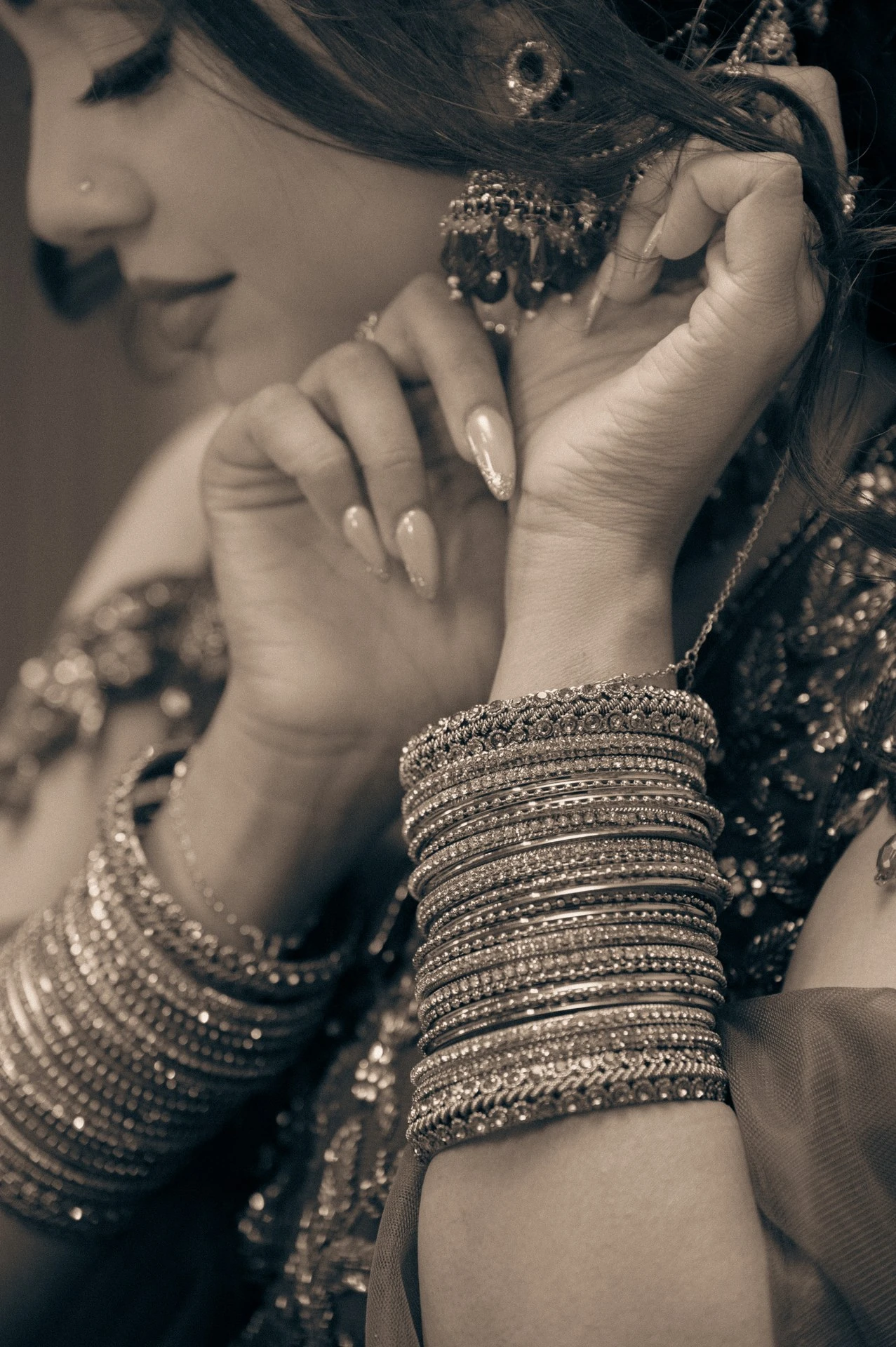Mehndi night family moments by Eyecon Moments